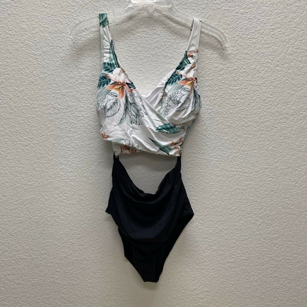 Everyday Sunday 0136 The Wrap One Piece Swimsuit White Tropical Black size 8